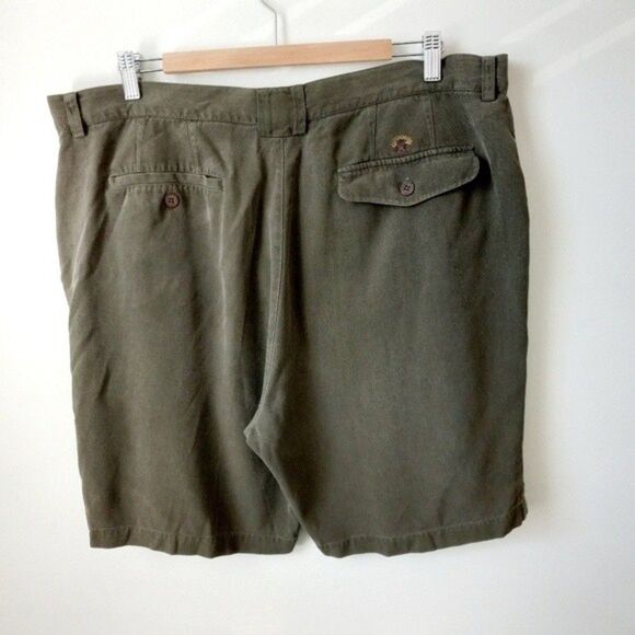TOMMY BAHAMA Pleated Silk Shorts Resort Coastal Wear Olive in Mens sz: 40 - Picture 2 of 6